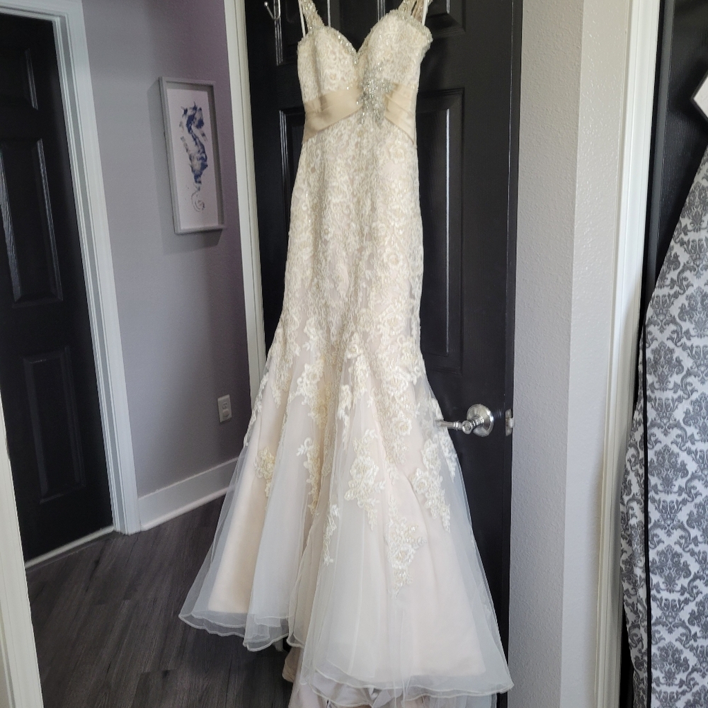 Pre-Owned - Mori Lee 1903 Champagne Wedding Dress - US Size 6